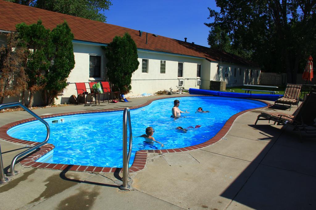 Sunrise Motor Inn Коди Экстерьер фото