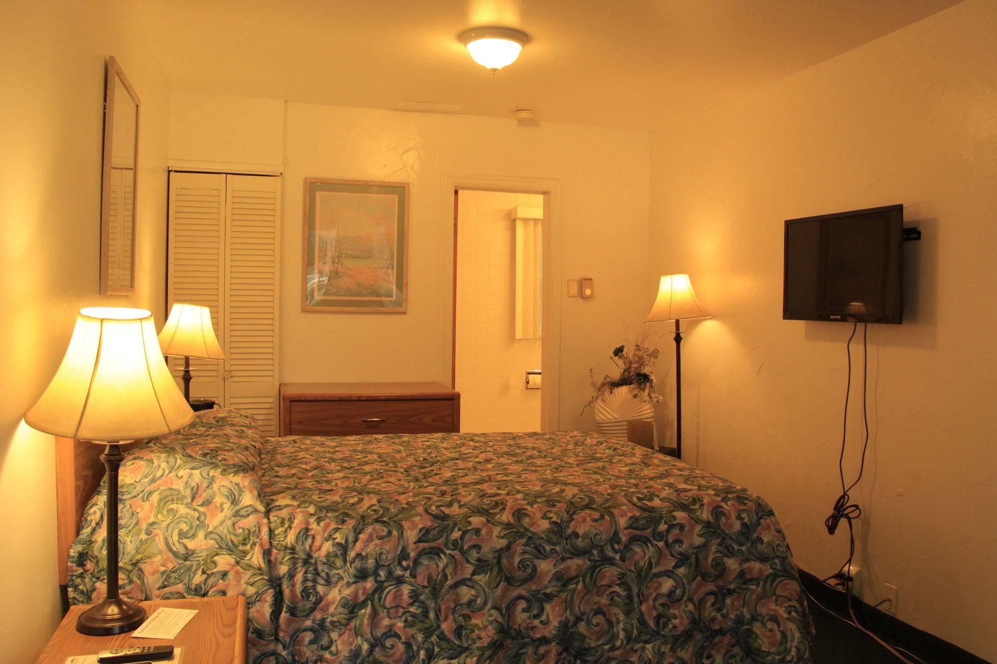 Sunrise Motor Inn Коди Экстерьер фото
