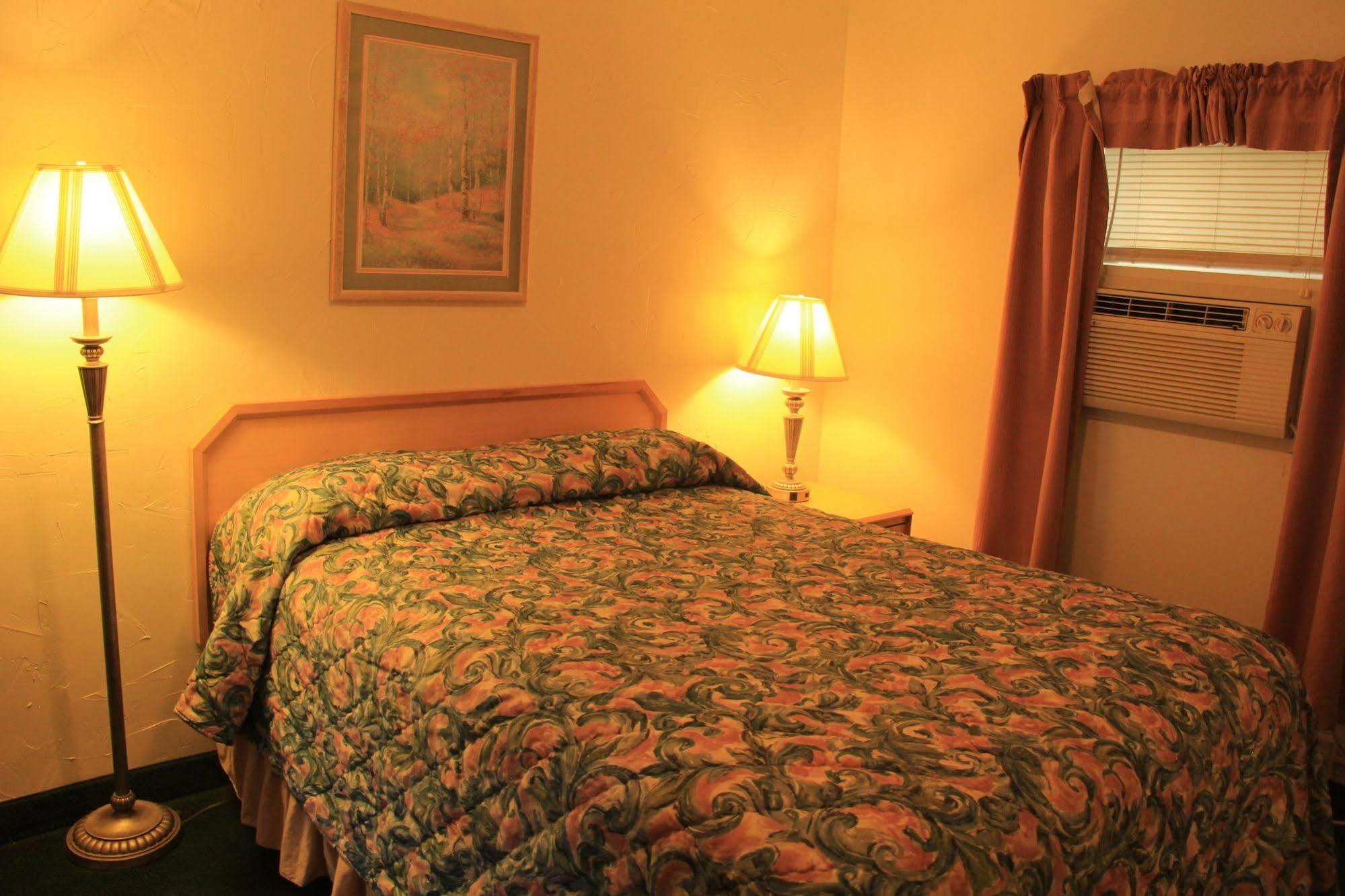Sunrise Motor Inn Коди Экстерьер фото
