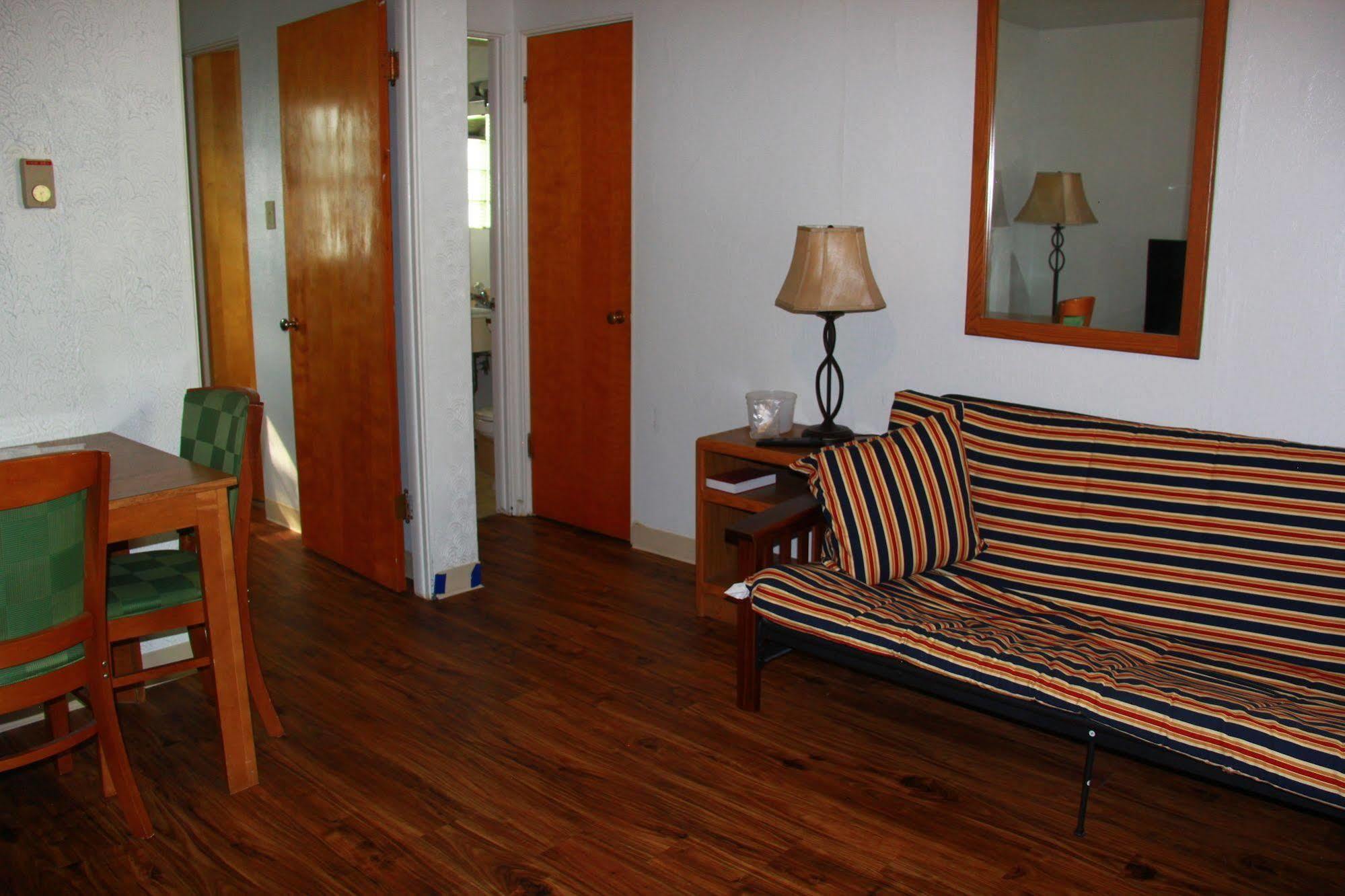Sunrise Motor Inn Коди Экстерьер фото